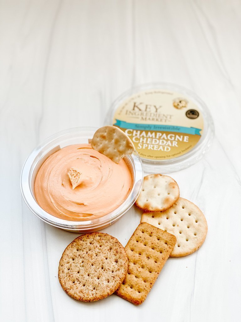 Champagne cheddar cheese spread with crackers