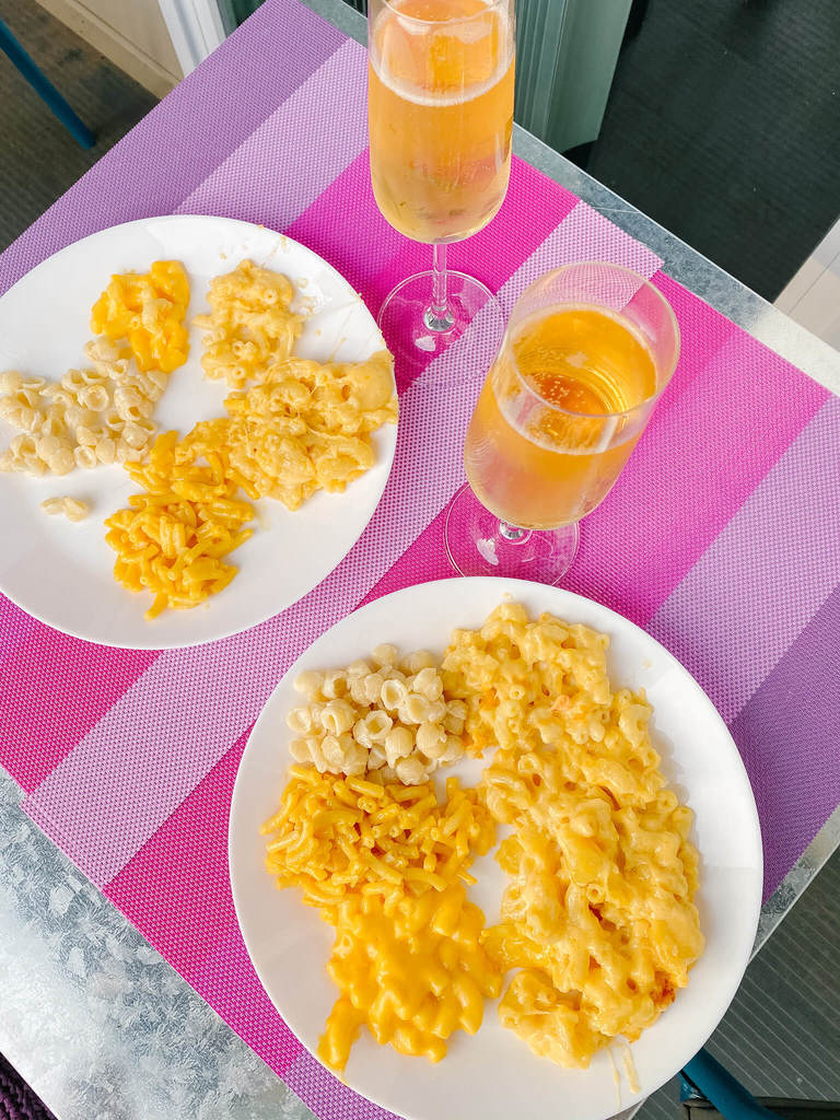 Mac and cheese and bubbly pairing