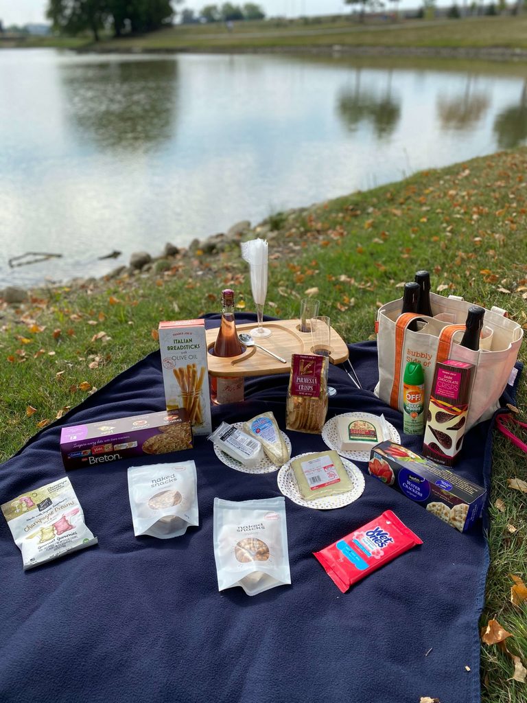 The perfect bubbly picnic.