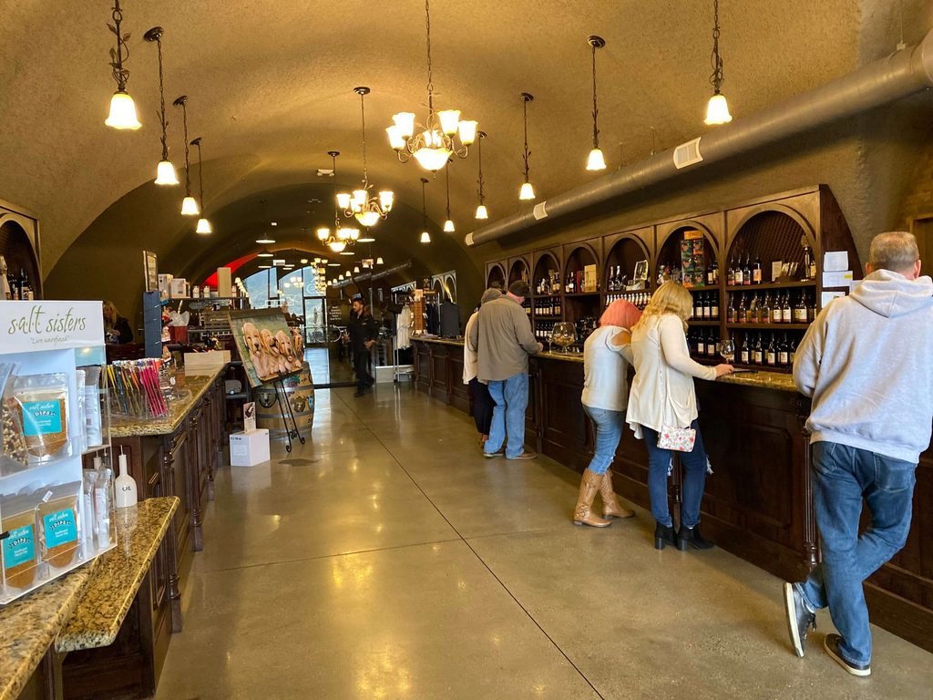 Oak Mountain Winery a place for members only to do their tasting