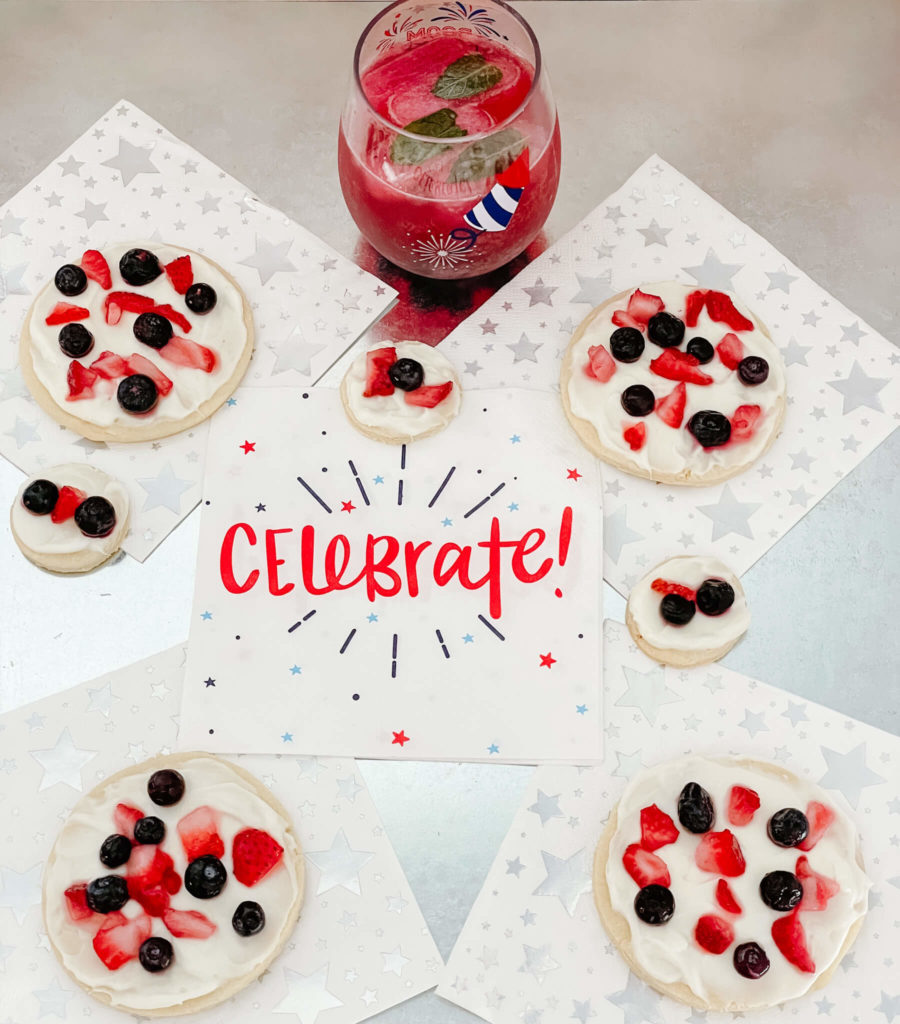 4th of July treats paired with your favorite bubbly or one of these delicious blueberry mint bubbly beverages. 
